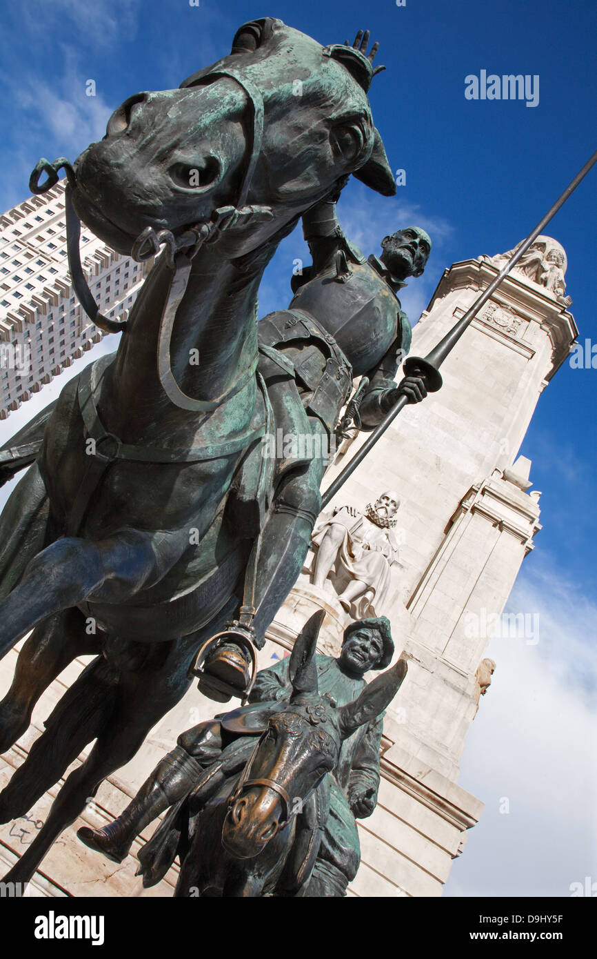 MADRID - 10 mars : Don Quichotte et Sancho Panza Statue du mémorial Cervantes Banque D'Images