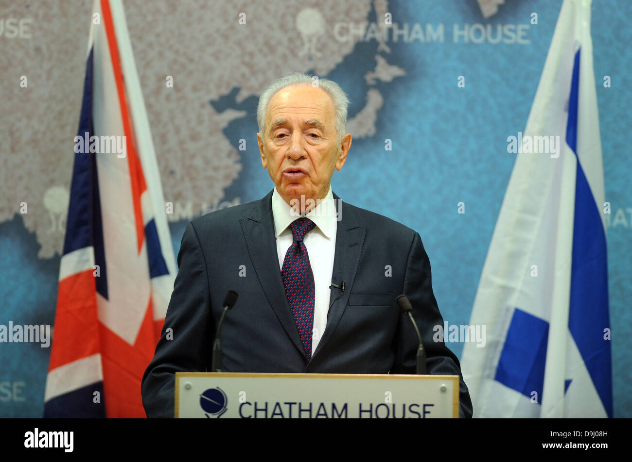 Le Président Shimon Peres, 60 ans de relations diplomatiques British-Israeli - Conférence tenue à Chatham House. Londres, Angleterre - 30.03.11 Banque D'Images