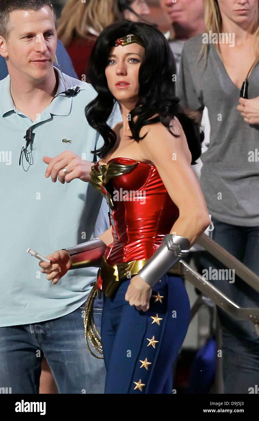Adrianne palicki wonder woman Banque de photographies et d’images à ...