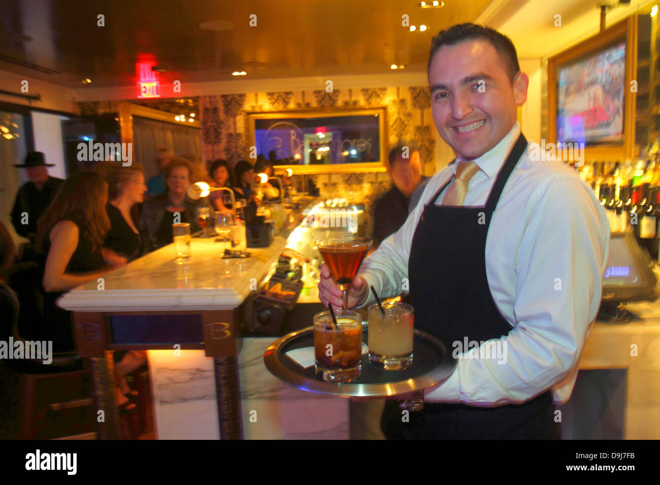 Las Vegas Nevada, le Strip, Convention Center Drive, le Barrymore, restaurant restaurants repas café cafés, intérieur, bar lounge pub, homme hommes Banque D'Images