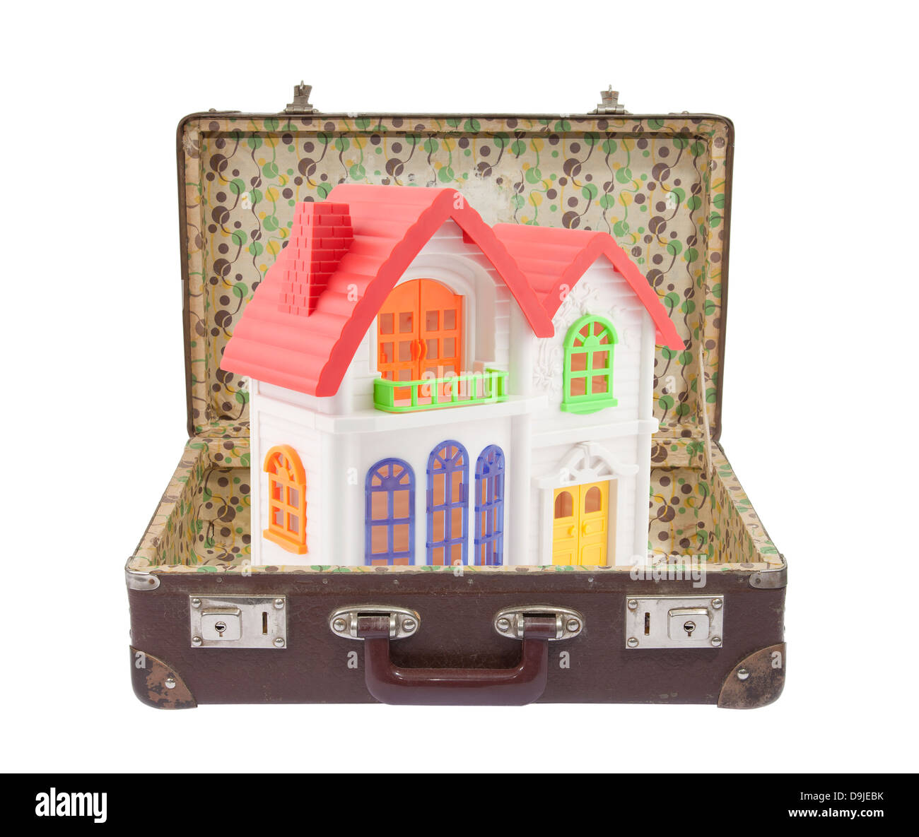 Nouvelle maison colorée dans old suitcase with clipping path Banque D'Images