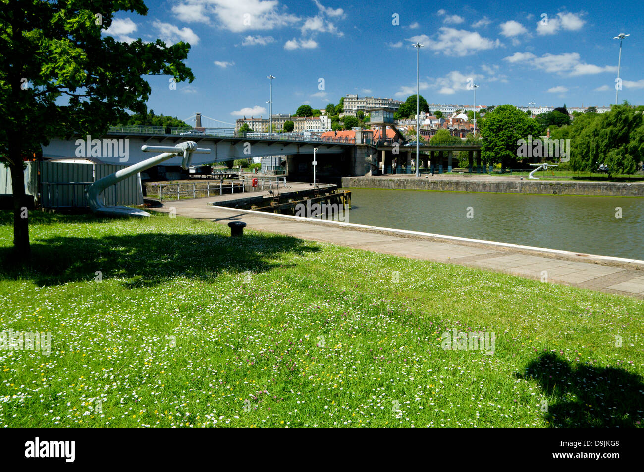 Le bassin de Cumberland et Clifton Suspension Bridge, port flottant, Bristol, Angleterre. Banque D'Images