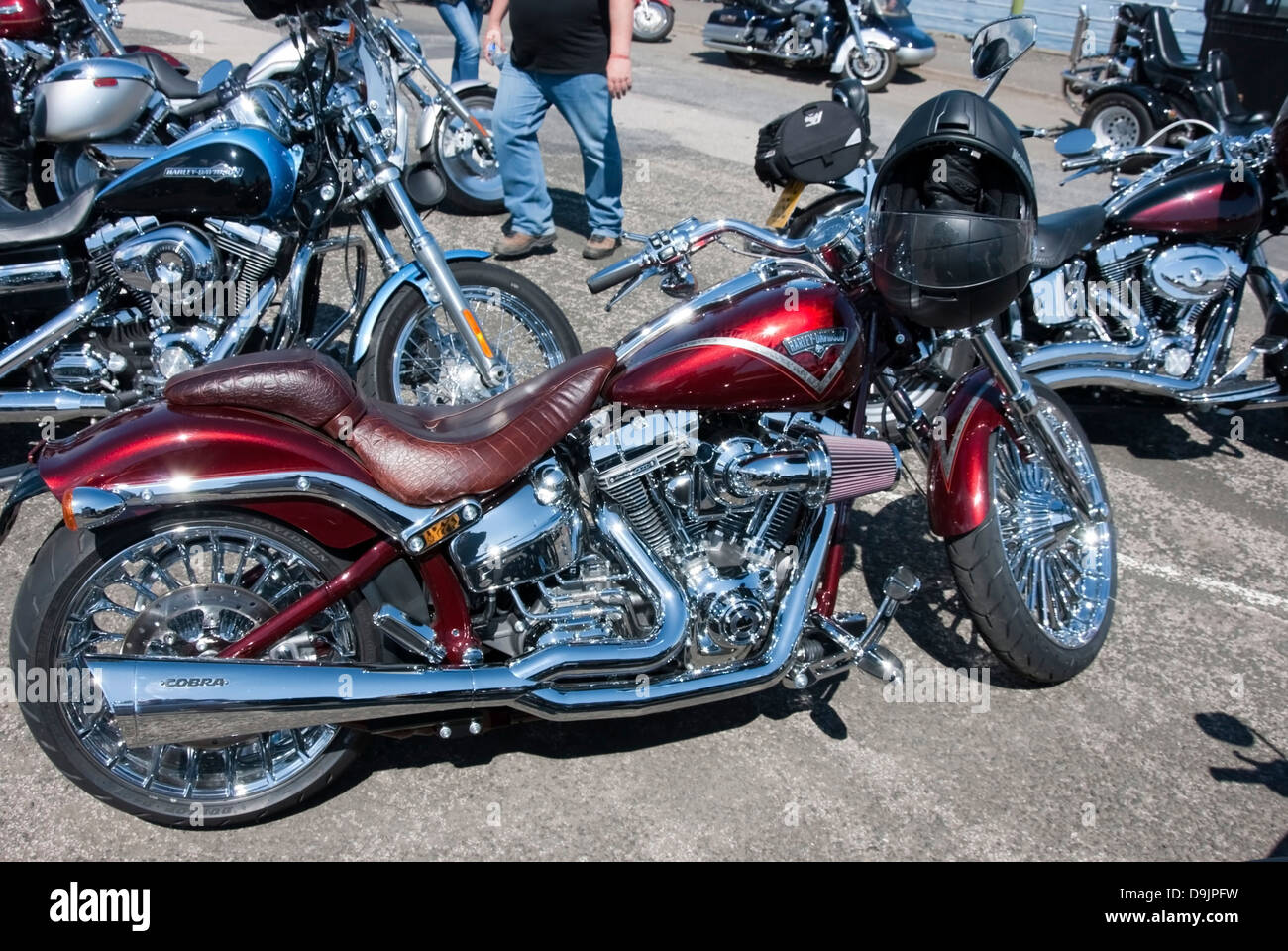 Rouge sur mesure 2013 110e anniversaire de Harley Davidson CVO Breakout Limited Edition Moto Banque D'Images
