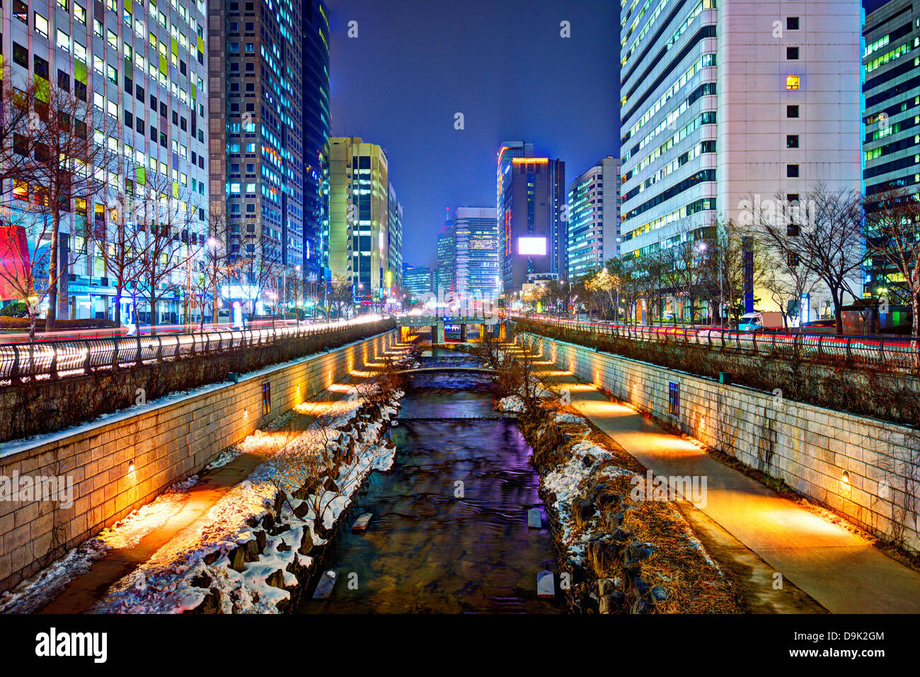 Cheonggyecheon Stream à Séoul, Corée du Sud est le résultat d'un vaste projet de renouvellement urbain. Banque D'Images
