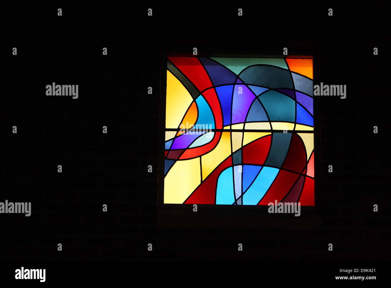 Les couleurs vitrail de couleur rouge jaune bleu texture carré éclairage noir lignes Banque D'Images