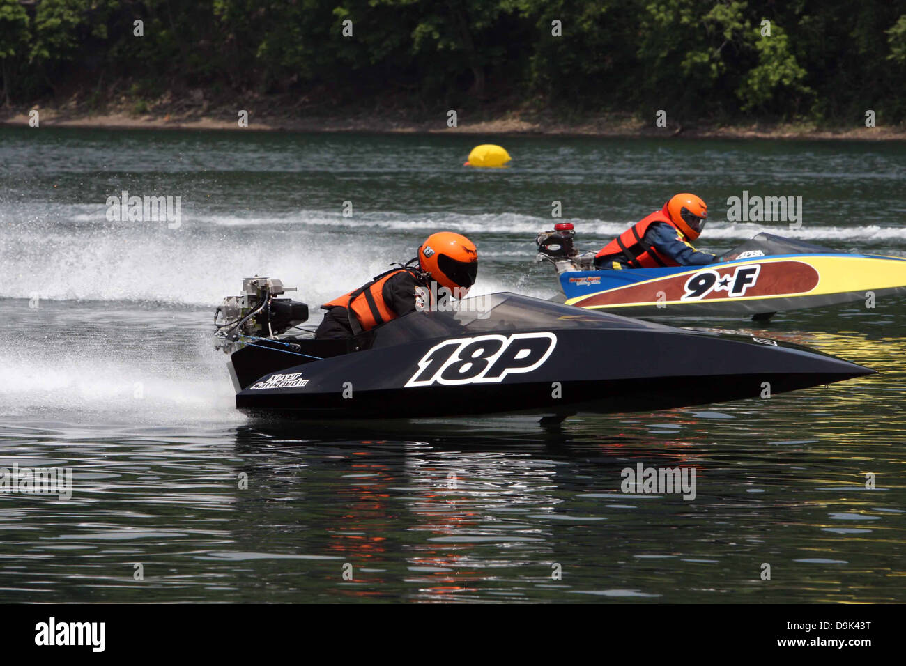 Bateau de course régate de l'eau de la rivière hors-bord Banque D'Images