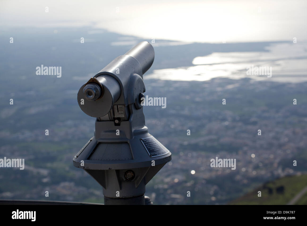 Un télescope touristique à Erice, en Sicile. Banque D'Images