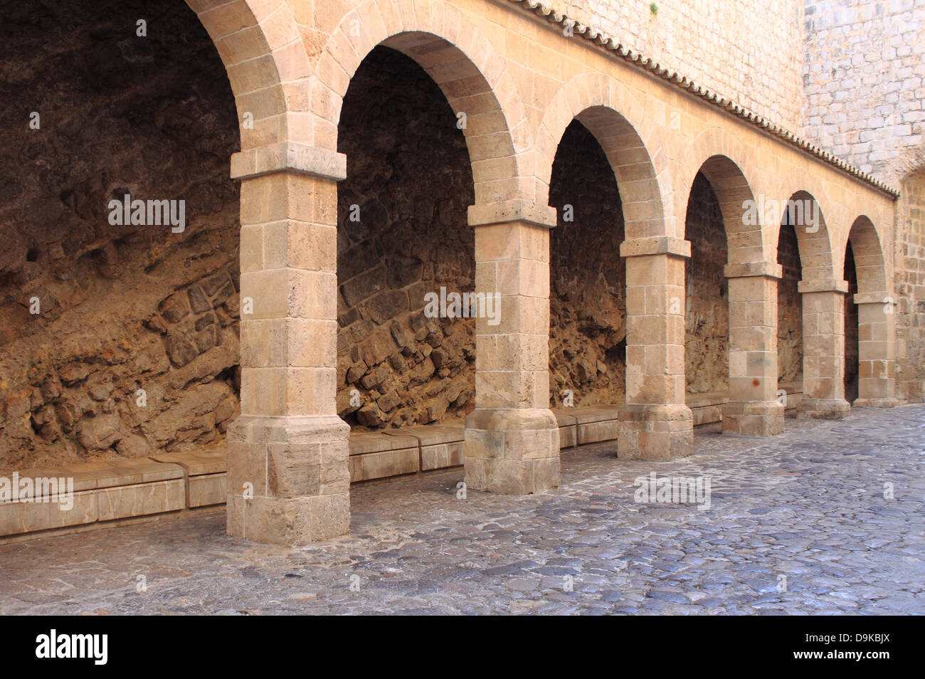 Dalt Vila à colonnade de la ville d'Ibiza, Espagne Banque D'Images