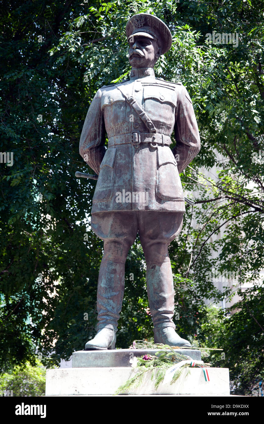 Statue commémorative à Harry Hill Bandholtz en face de l'ambassade des États-Unis à Budapest, Hongrie, Place de la Liberté Banque D'Images