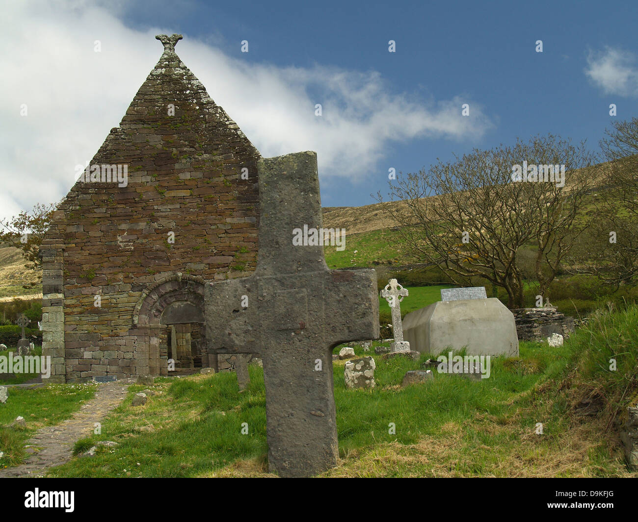 Début Christian cross,Kilmalkedar Church,Péninsule de Dingle, Irlande Banque D'Images