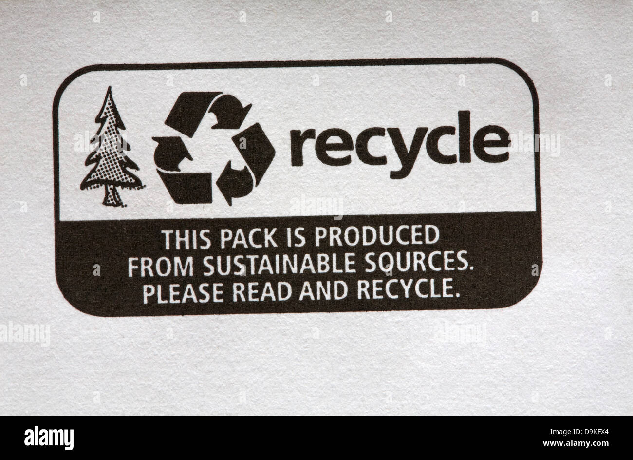 Logo de recyclage ce pack est produite à partir de sources durables veuillez lire et recycler l'info à l'arrière de l'enveloppe de ScottishPower Banque D'Images Logo de recyclage ce pack est produite à partir de sources durables veuillez lire et recycler l'info à l'arrière de l'enveloppe de ScottishPower Banque D'Images