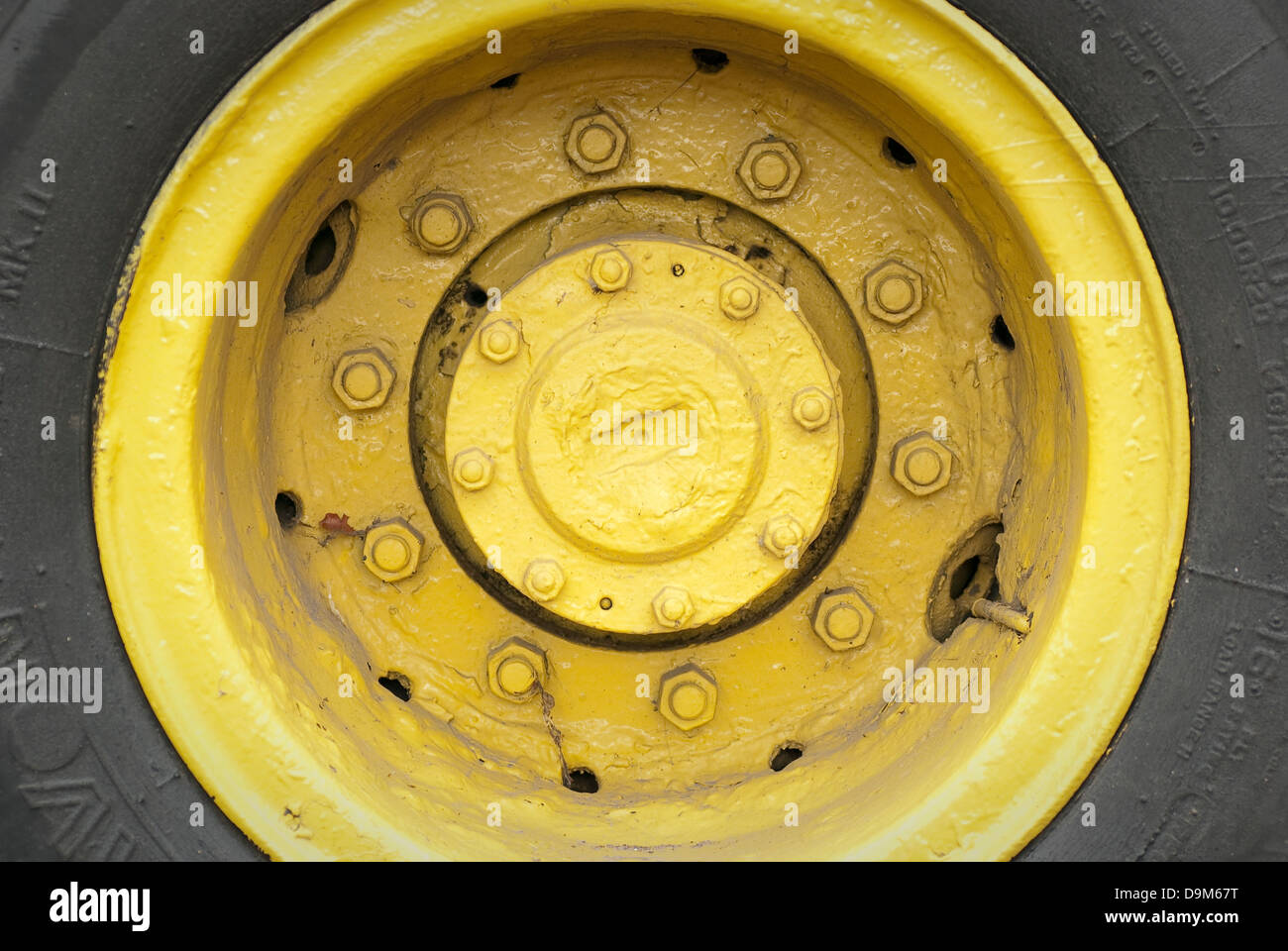 Une roue d'autobus Leyland vintage Banque D'Images