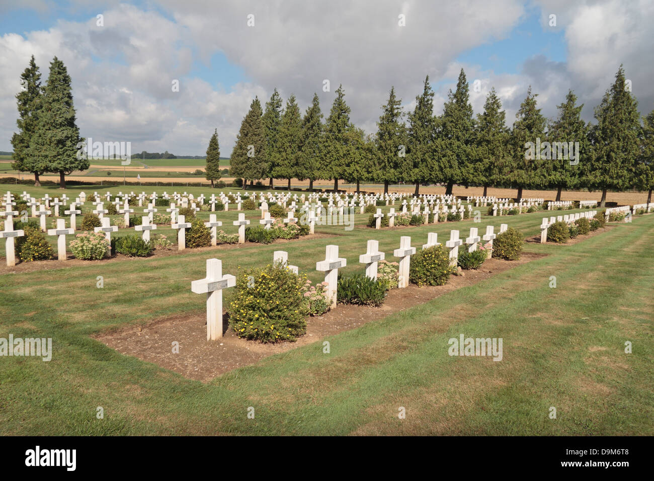 Rangées de croix dans le cimetière français, Me Rancourt Rancourt, Somme, Picardie, France. Banque D'Images