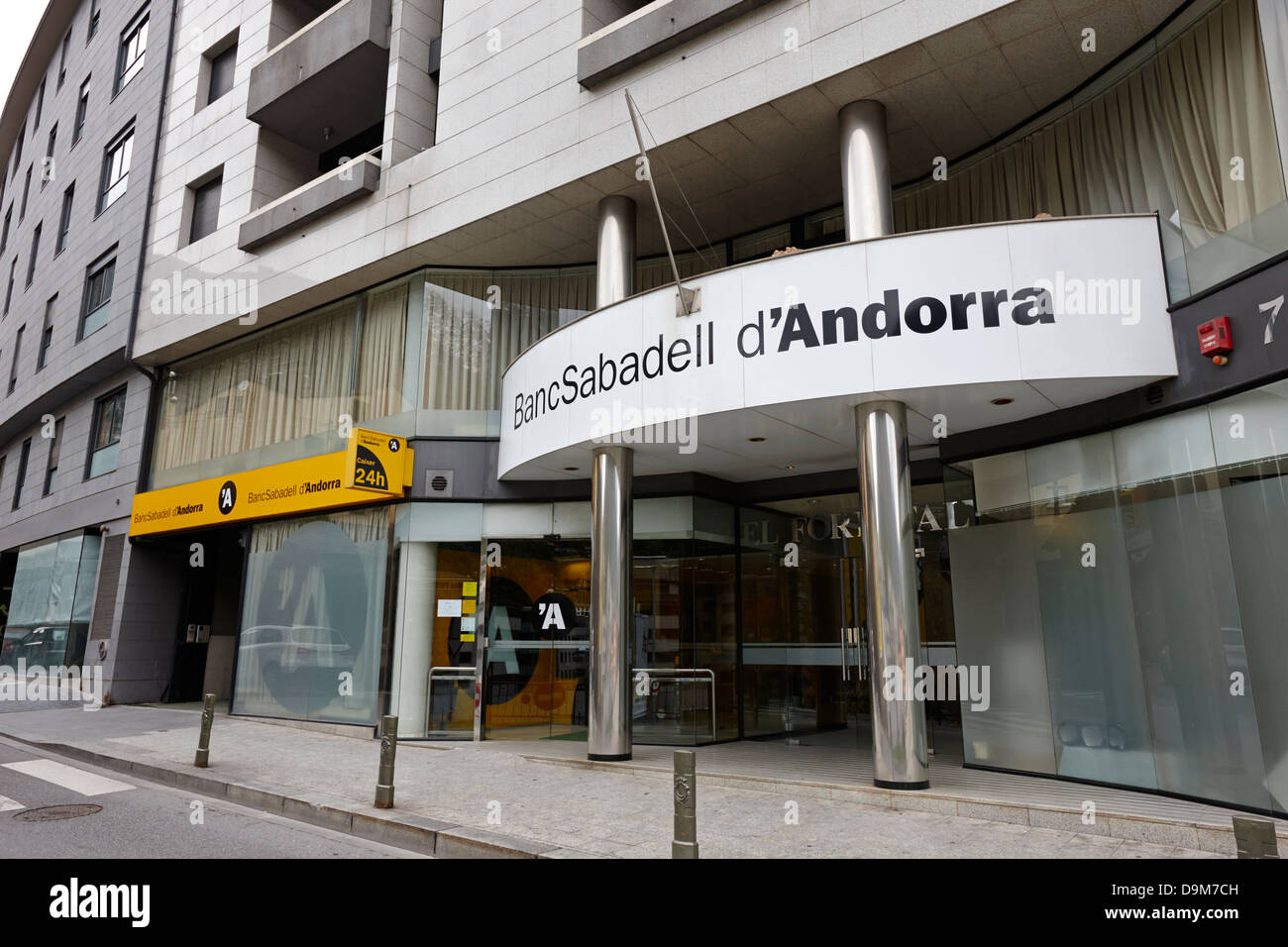 La banc sabadell d'Andorra Andorra la vella andorre banque Photo Stock -  Alamy
