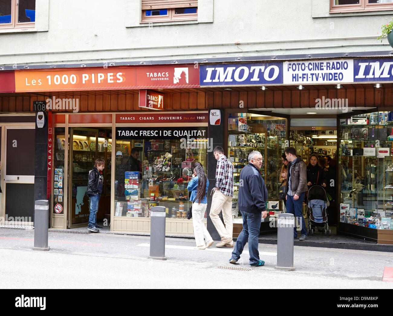 Tabac Tabac cigares et cigarettes Tax Free shopping en Andorre-la-Vieille  Andorre Photo Stock - Alamy