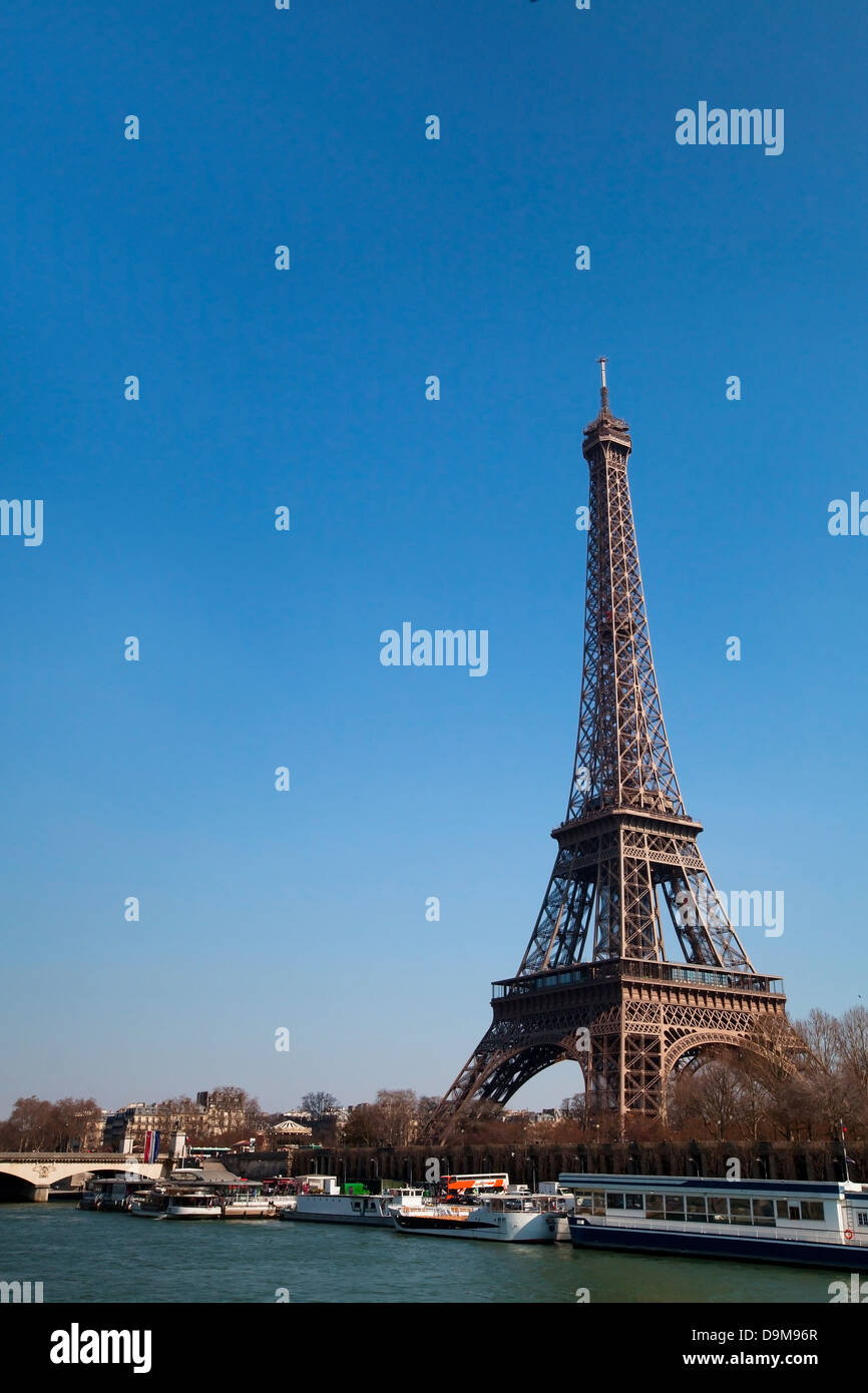 La Tour Eiffel et de la Seine River en France, Paris Banque D'Images