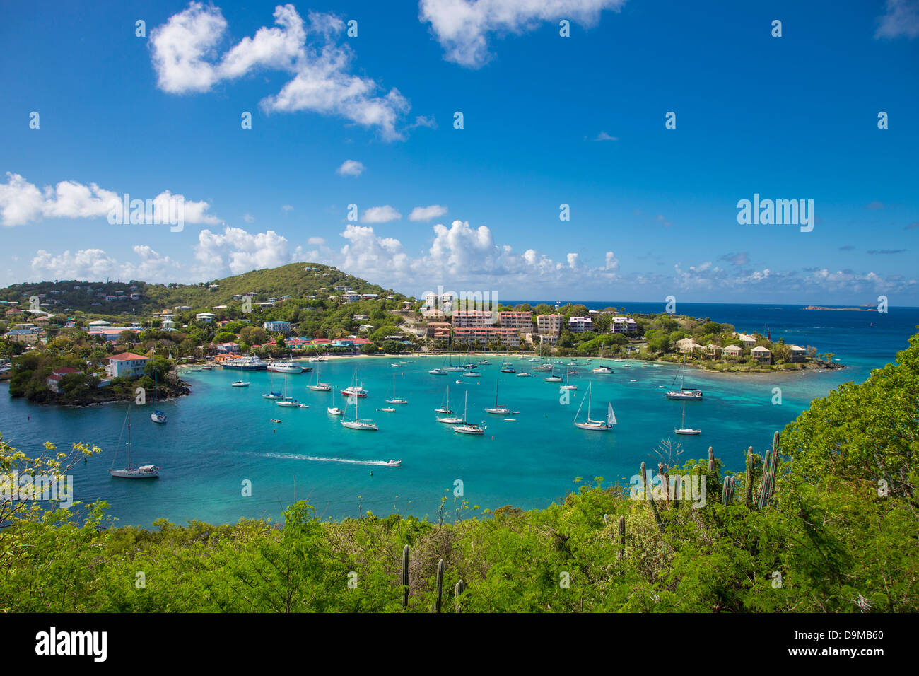 Ville de Cruz Bay sur l'île des Caraïbes de St John dans les îles Vierges américaines Banque D'Images