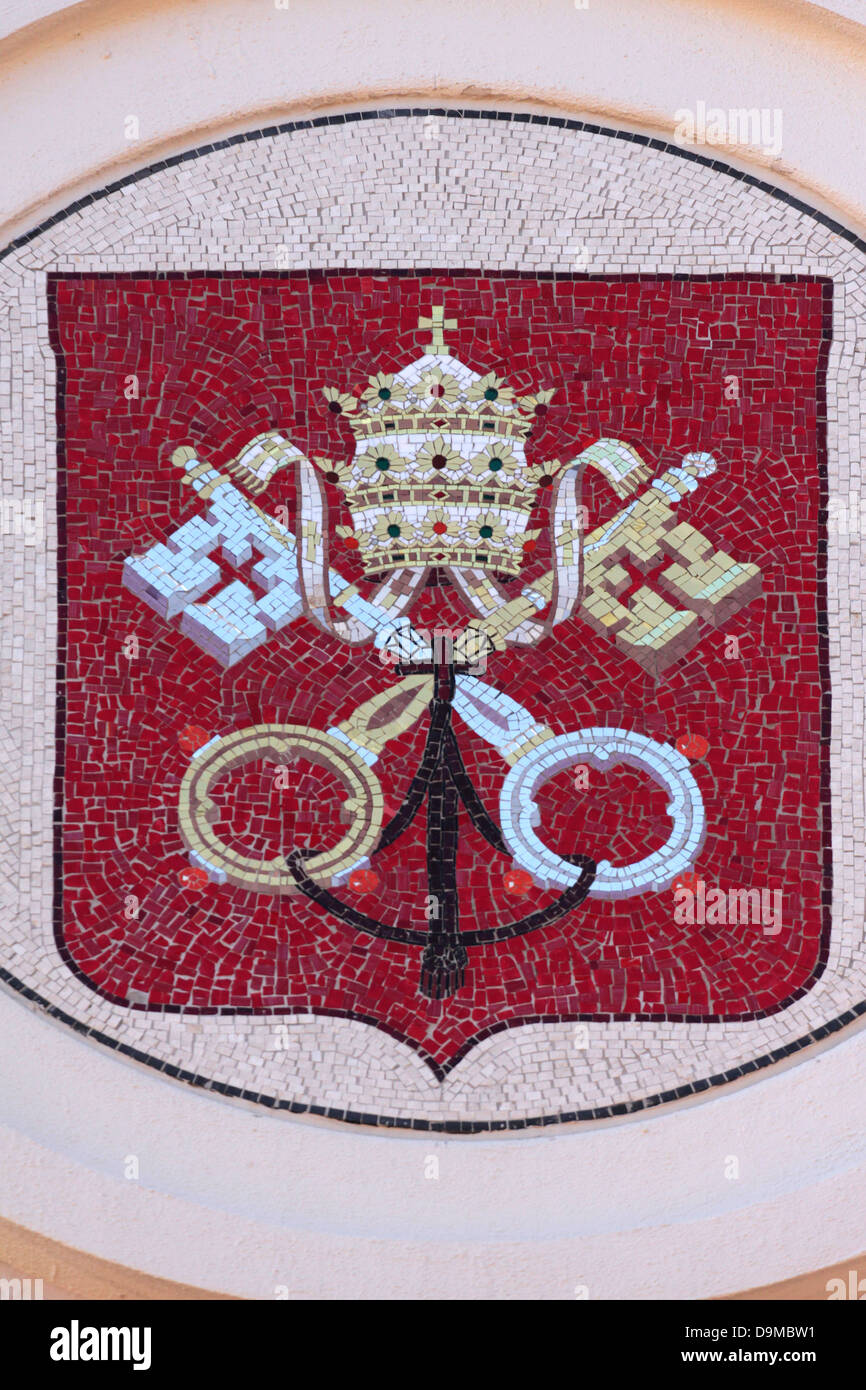 Image mosaïque d'un Catholique des armoiries à la basilique de Marie, Reine de l'Univers, à Orlando, en Floride. Banque D'Images