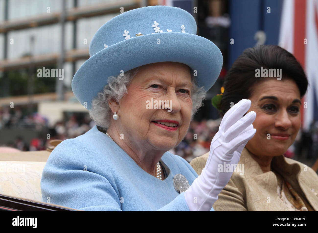 Son Altesse Royale la Reine à Royal Ascot Berkshire Angleterre Juin 2013 Banque D'Images