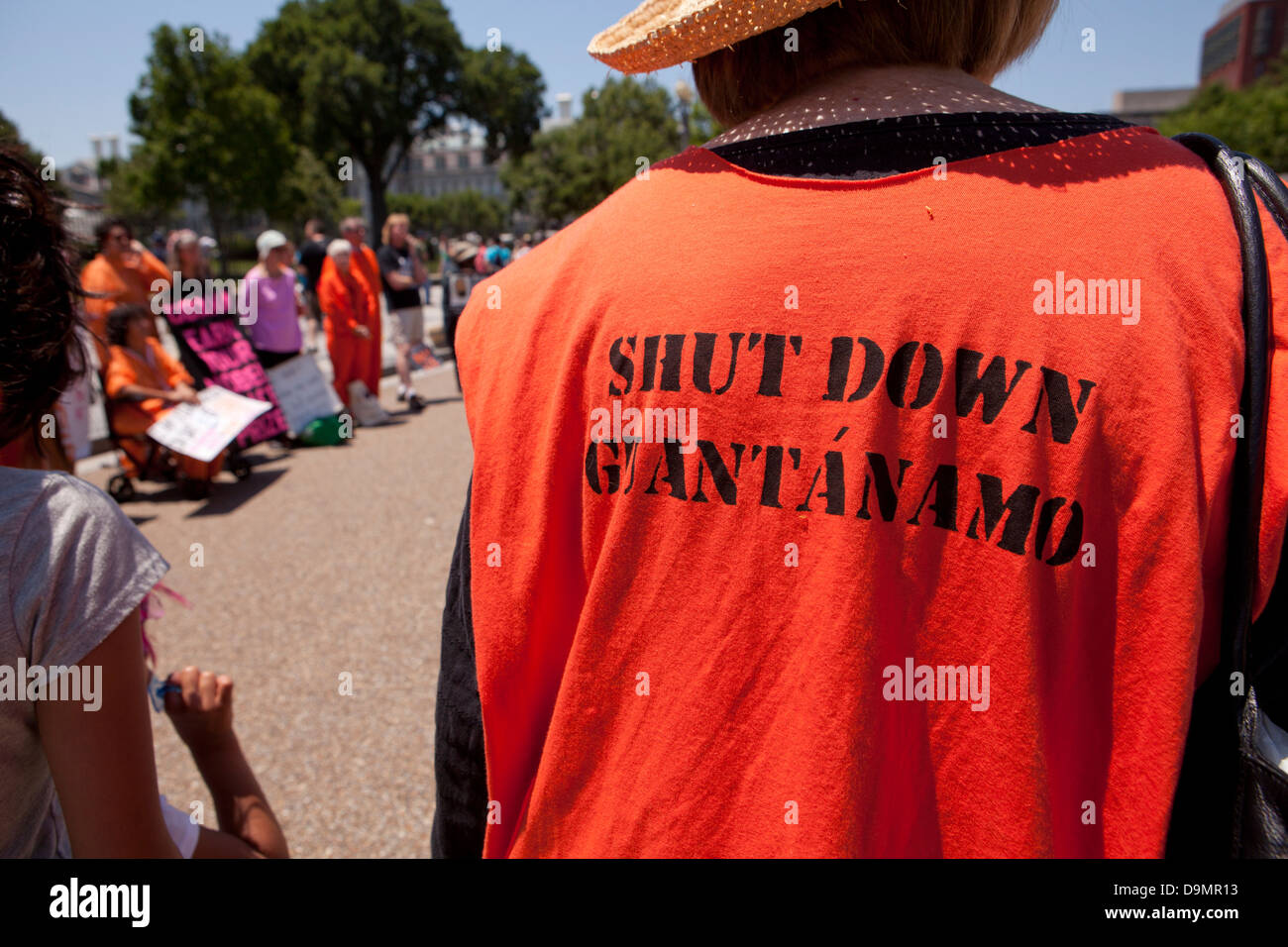 Vendredi 21 juin 2013, Washington DC : Diane Wilson et Code Pink Guantanamo manifestants protester Banque D'Images