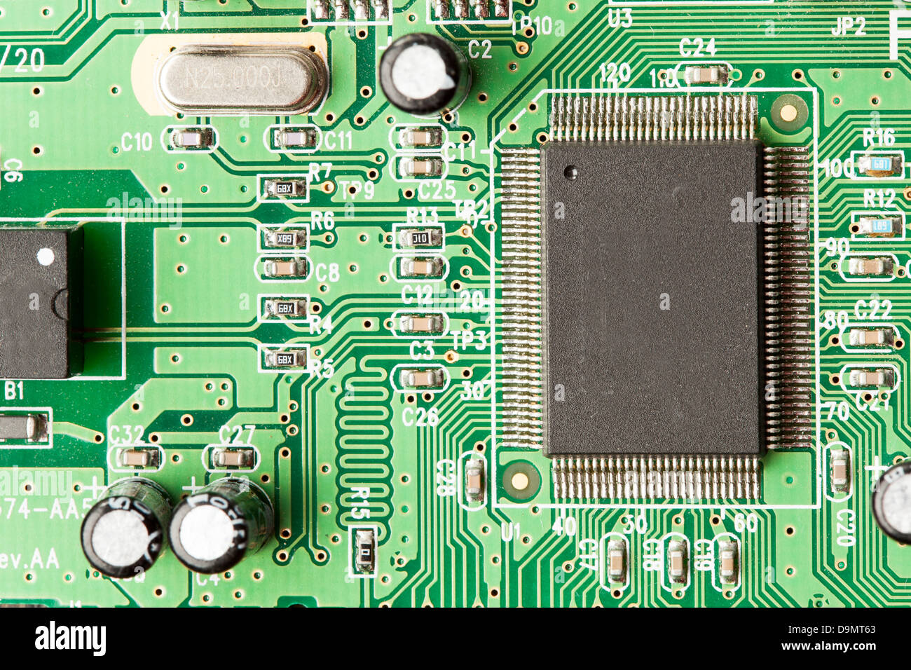 Circuit électrique vert par micropuces, conducteurs, et transistors Banque D'Images