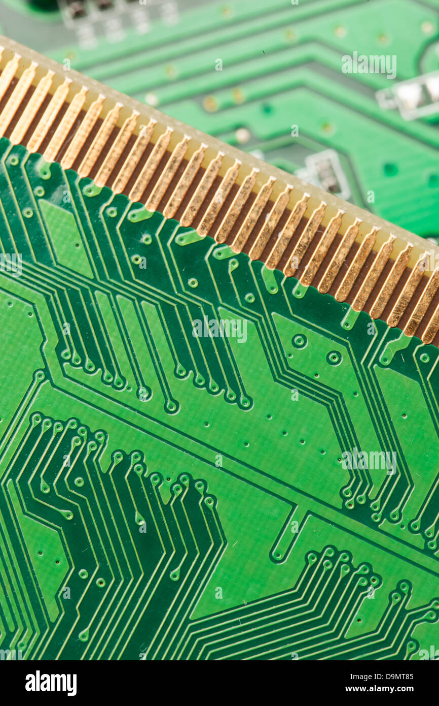 Circuit électrique vert par micropuces, conducteurs, et transistors Banque D'Images