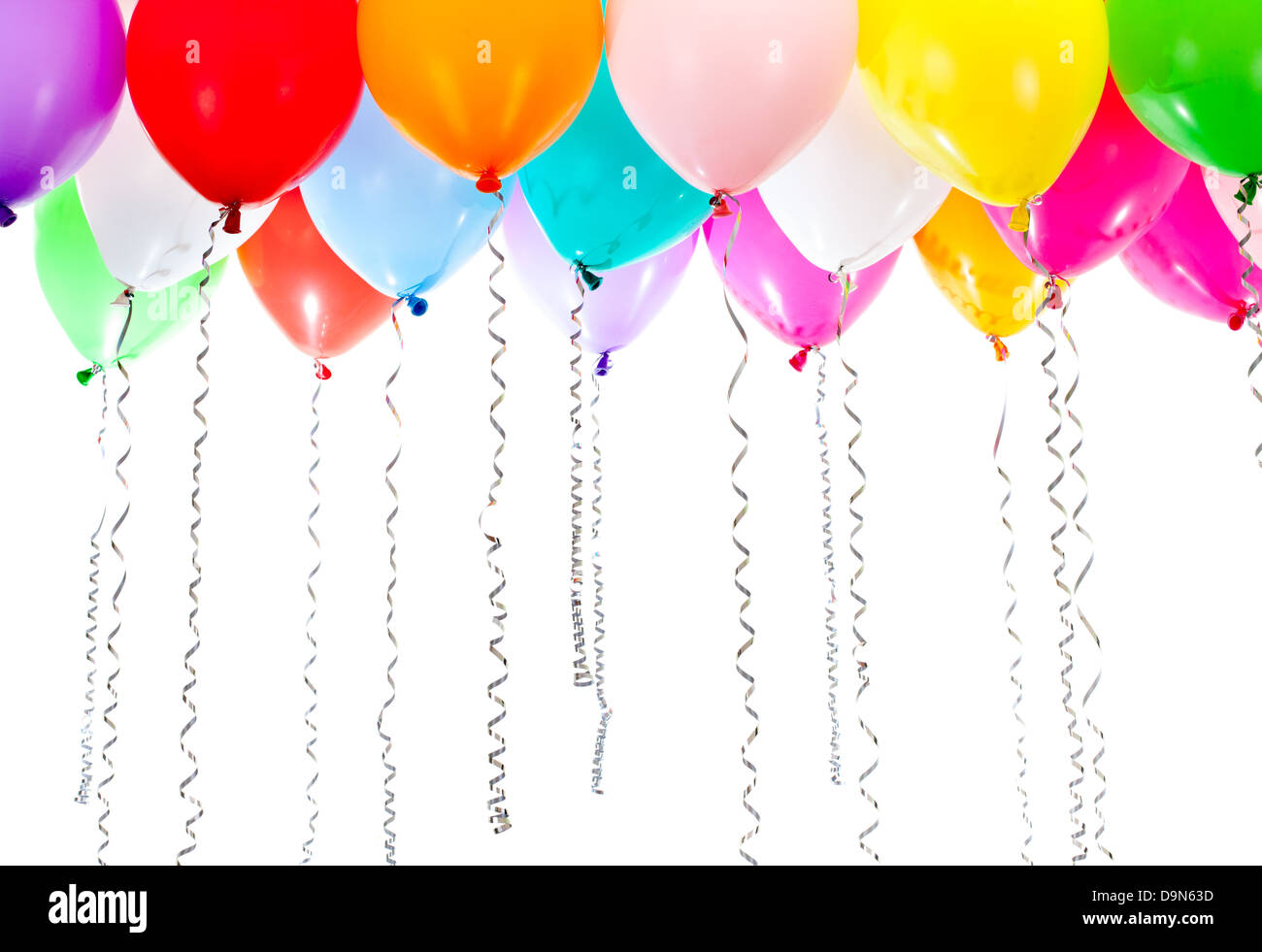 Ballons de couleur avec des rubans sur Birthday party Banque D'Images