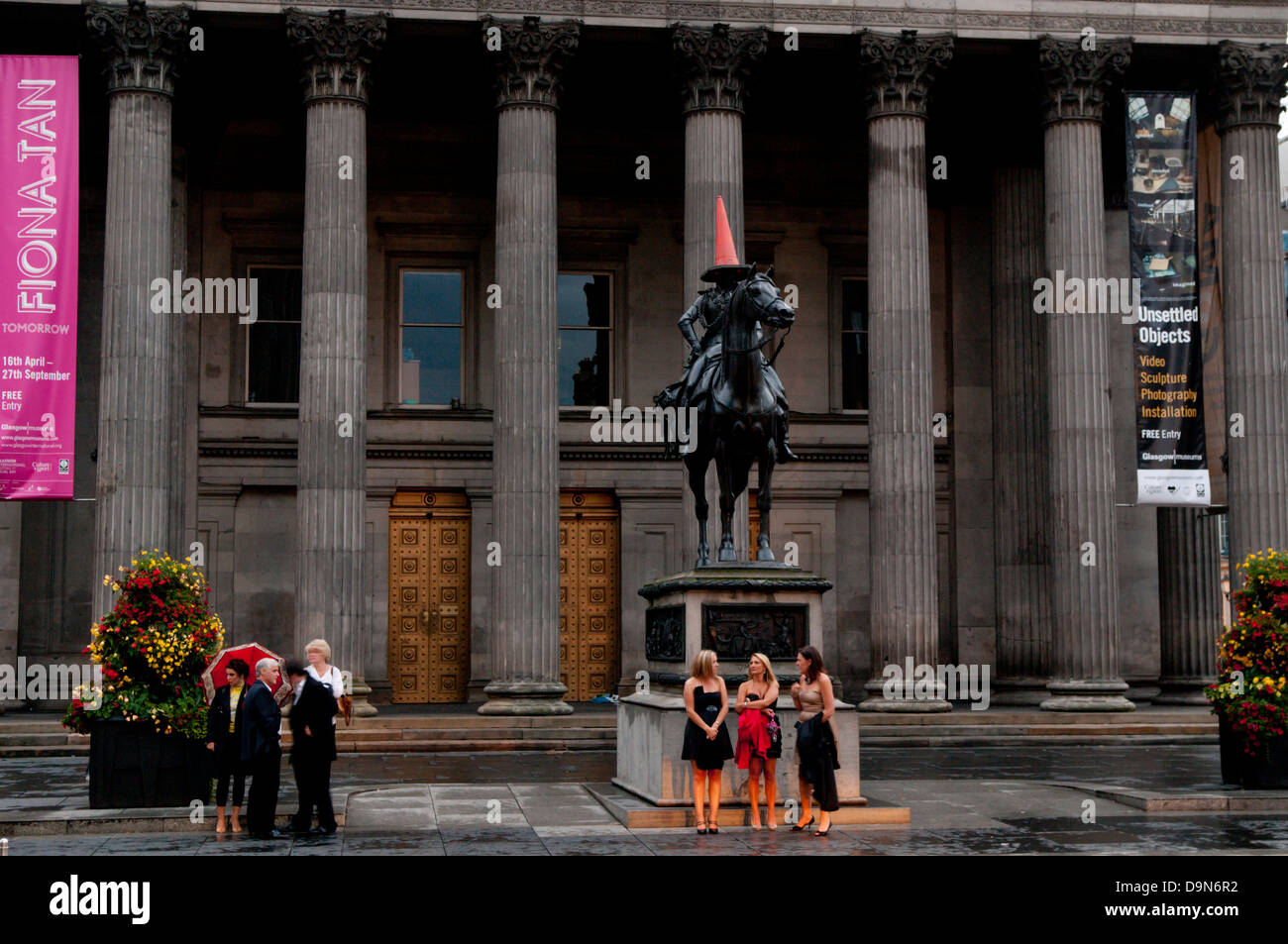 Royaume-uni, Ecosse, Glasgow, George Square et galerie d'art moderne au crépuscule Banque D'Images