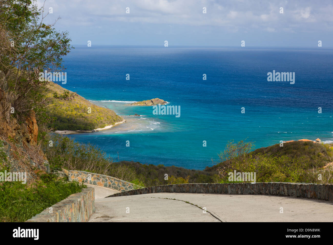 Route raide sur le côté sud de l'île des Caraïbes de St John dans les îles Vierges américaines Banque D'Images