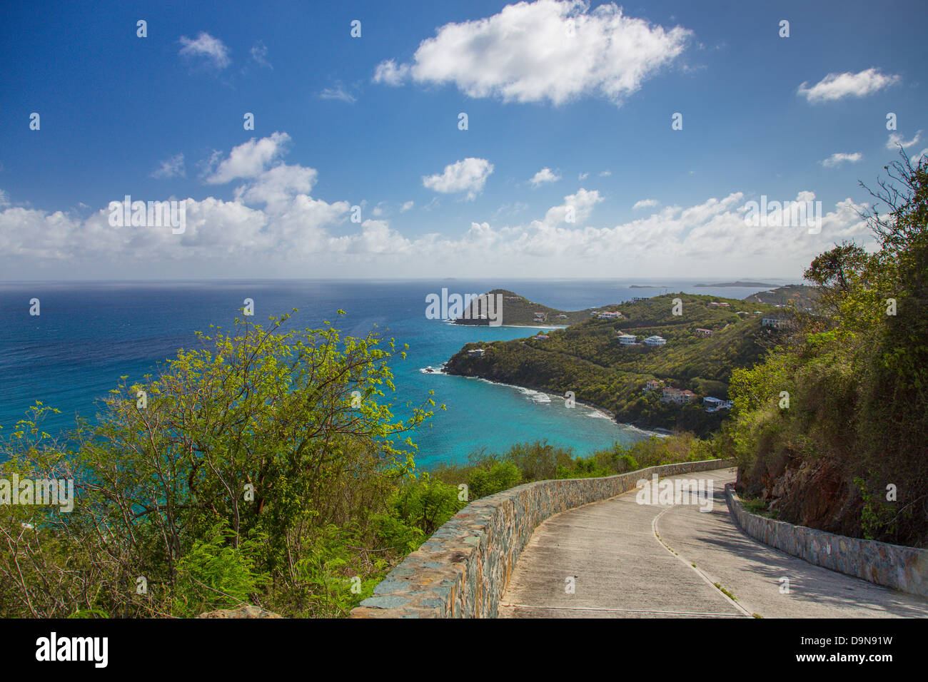 Route raide sur le côté sud de l'île des Caraïbes de St John dans les îles Vierges américaines Banque D'Images