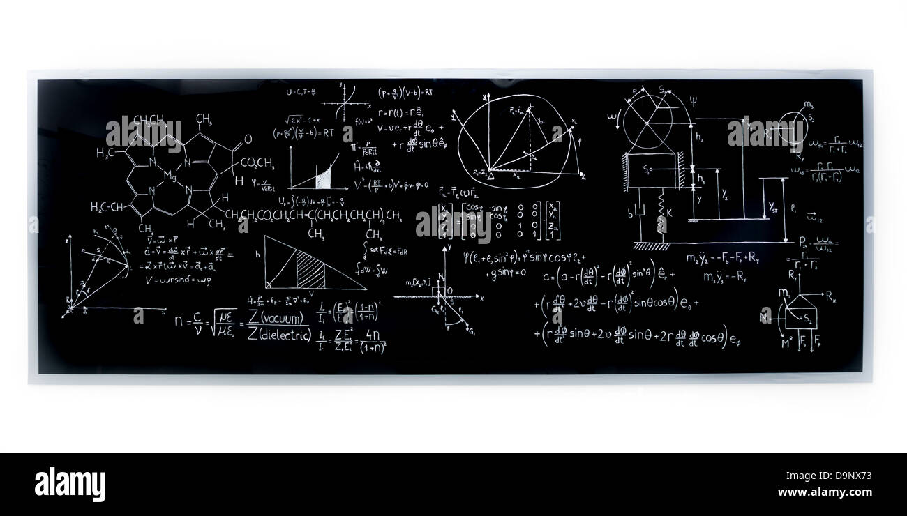 Close-up d'un laboratoire de chimie tableau noir avec des formules sur elle Banque D'Images