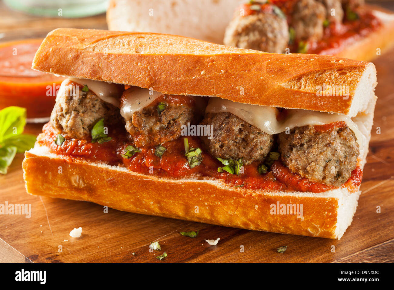 Des boulettes épicées sous Sandwich avec sauce marinara et fromage Banque D'Images
