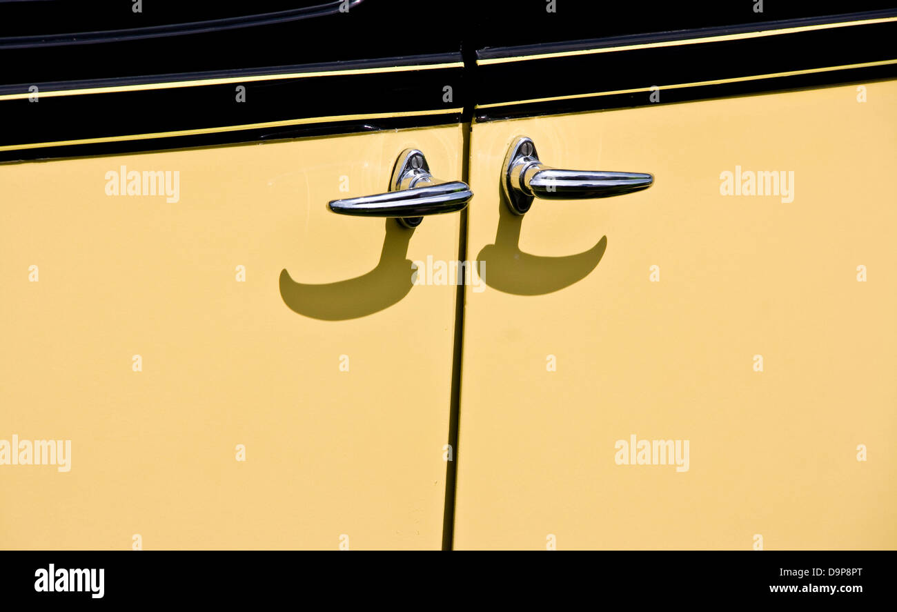 1934 Austin Berkeley tricorps voiture classique poignées de porte avec les ombres Banque D'Images