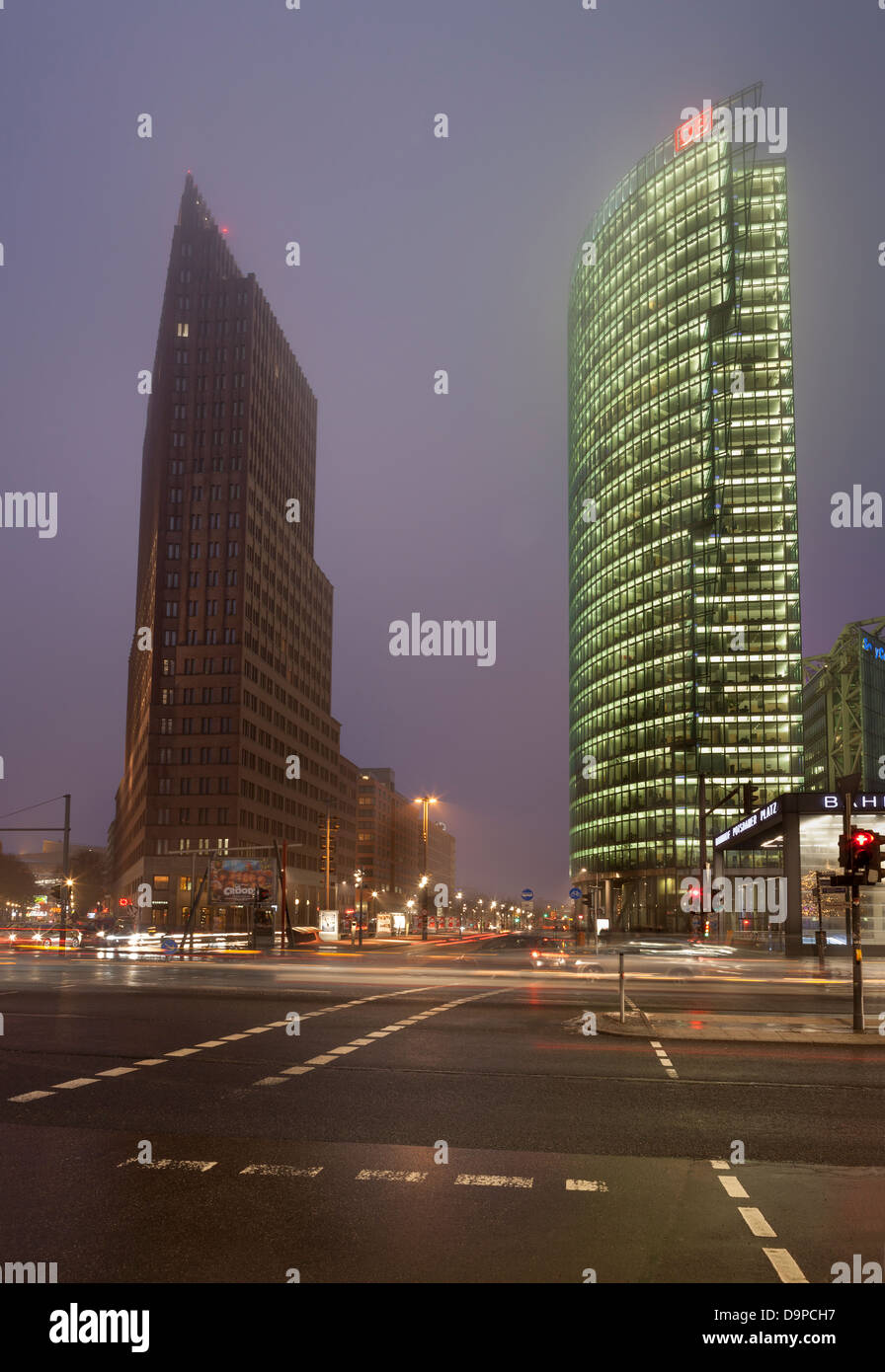 La Potsdamer Platz à Berlin,Allemagne,nuit Banque D'Images