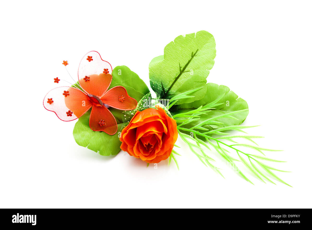 Fleur rouge avec des feuilles vertes et Papillon Banque D'Images