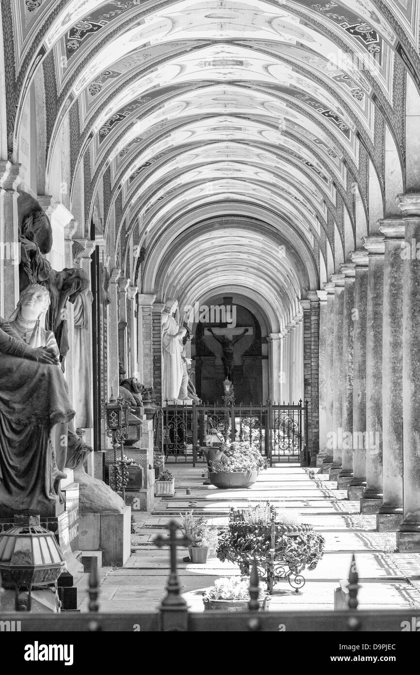 Vault sur cimetière de Vyšehrad district urbain Banque D'Images