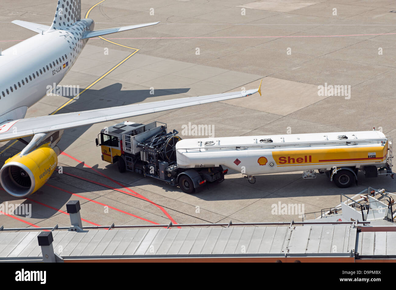 Avion ravitailleur avec Shell Banque D'Images