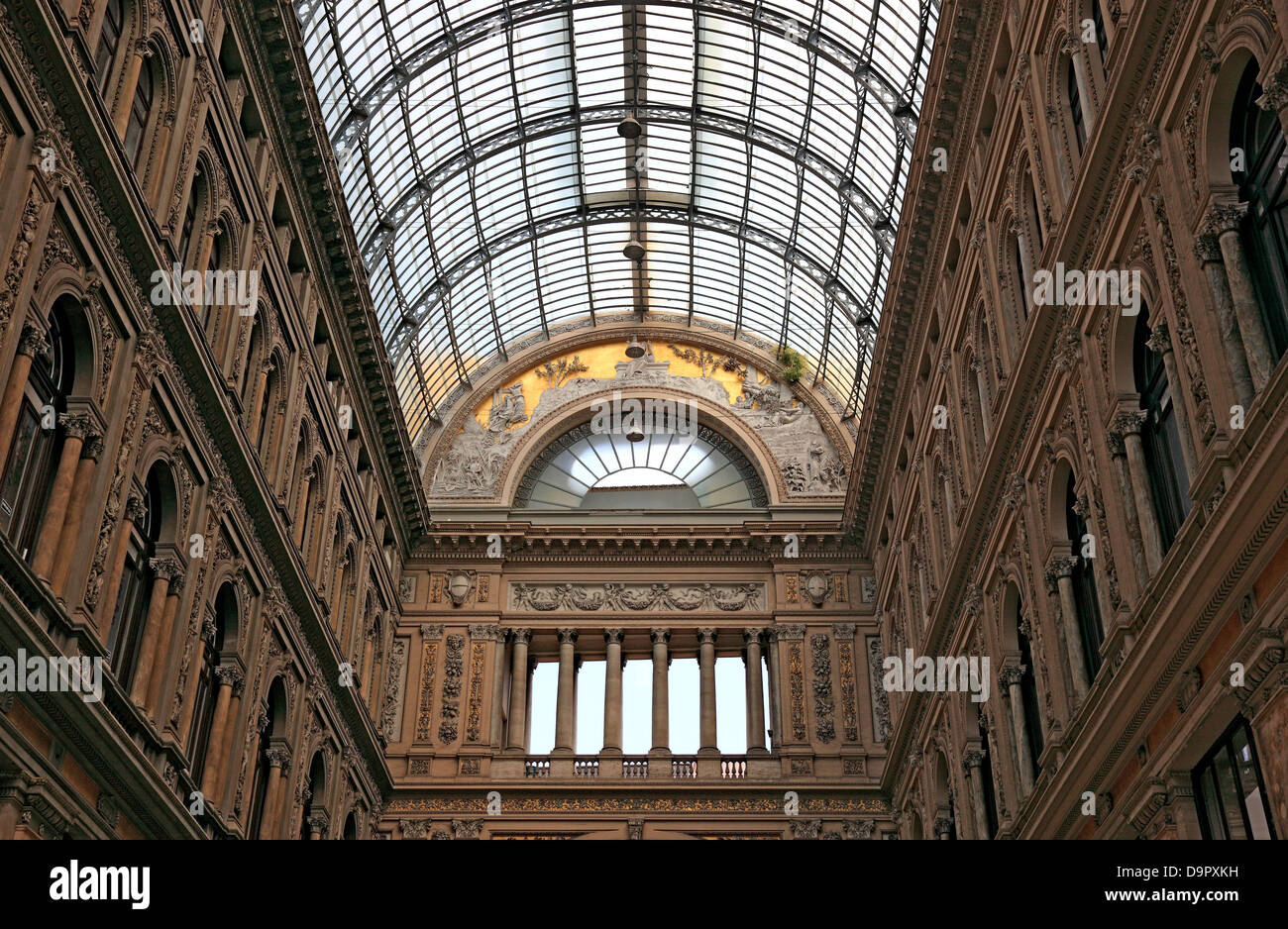 La Galleria Umberto, une galerie marchande dans la vieille ville de Naples, Campanie, Italie Banque D'Images