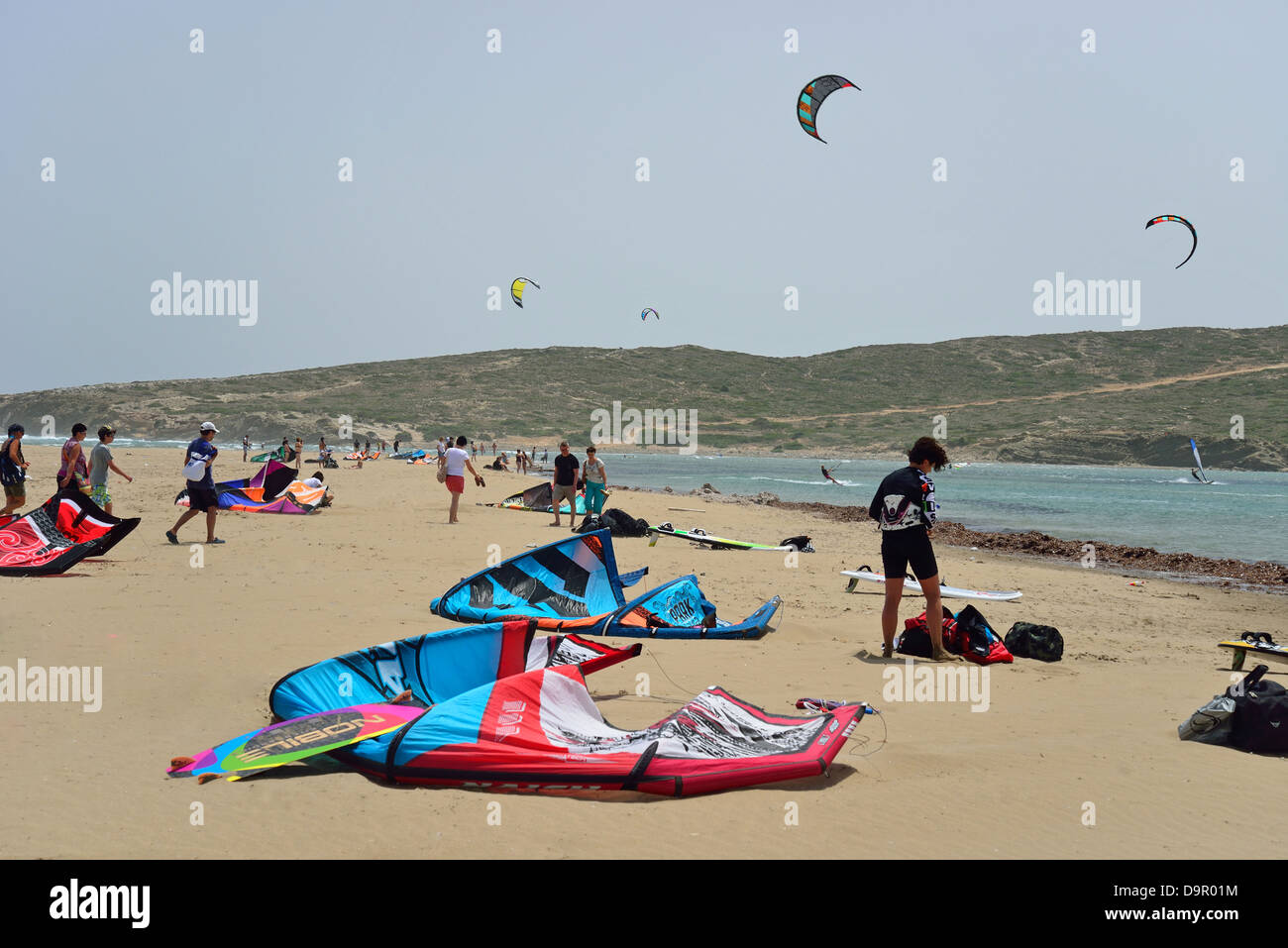 Planche à voile et kitesurf sur banc, Prasonisi, Rhodes (Rodos), du Dodécanèse, Grèce, région sud de la Mer Egée Banque D'Images