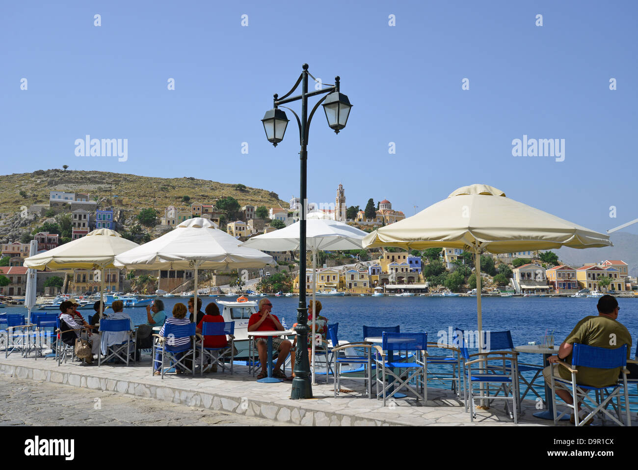 Restaurant Harbourfront, Symi (SIMI), Rhodes (Rodos) région, le Dodécanèse, Grèce, région sud de la Mer Egée Banque D'Images