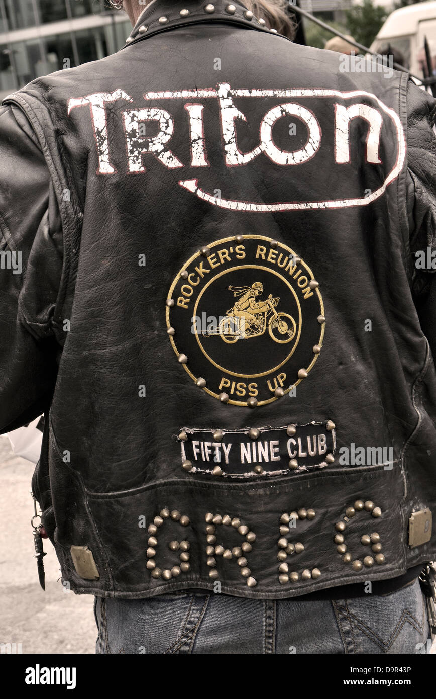Années 1950, les motocyclistes de blouson de cuir à tonne jour Brooklands Museum Banque D'Images