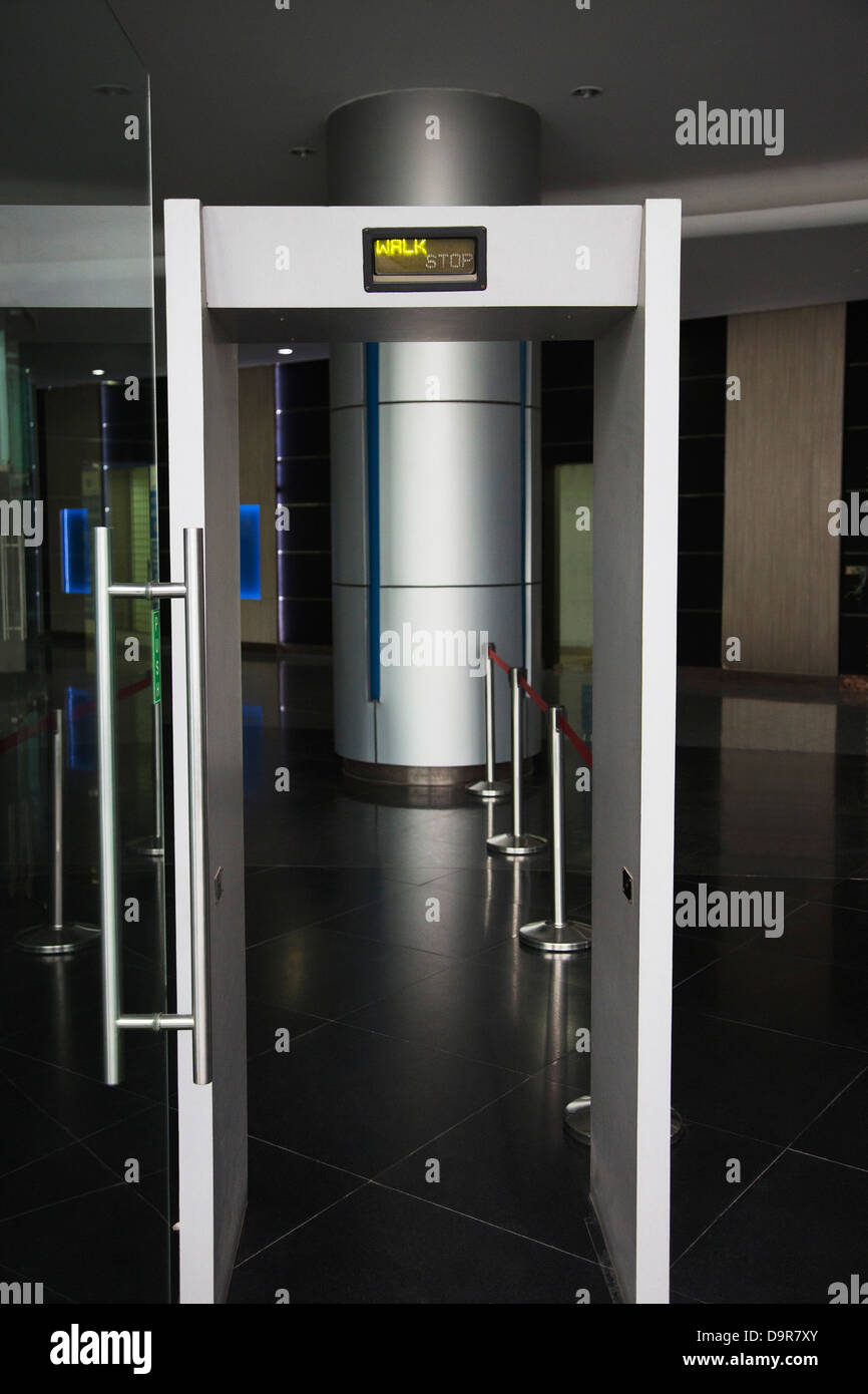 Contrôle de sécurité à un bâtiment Banque D'Images