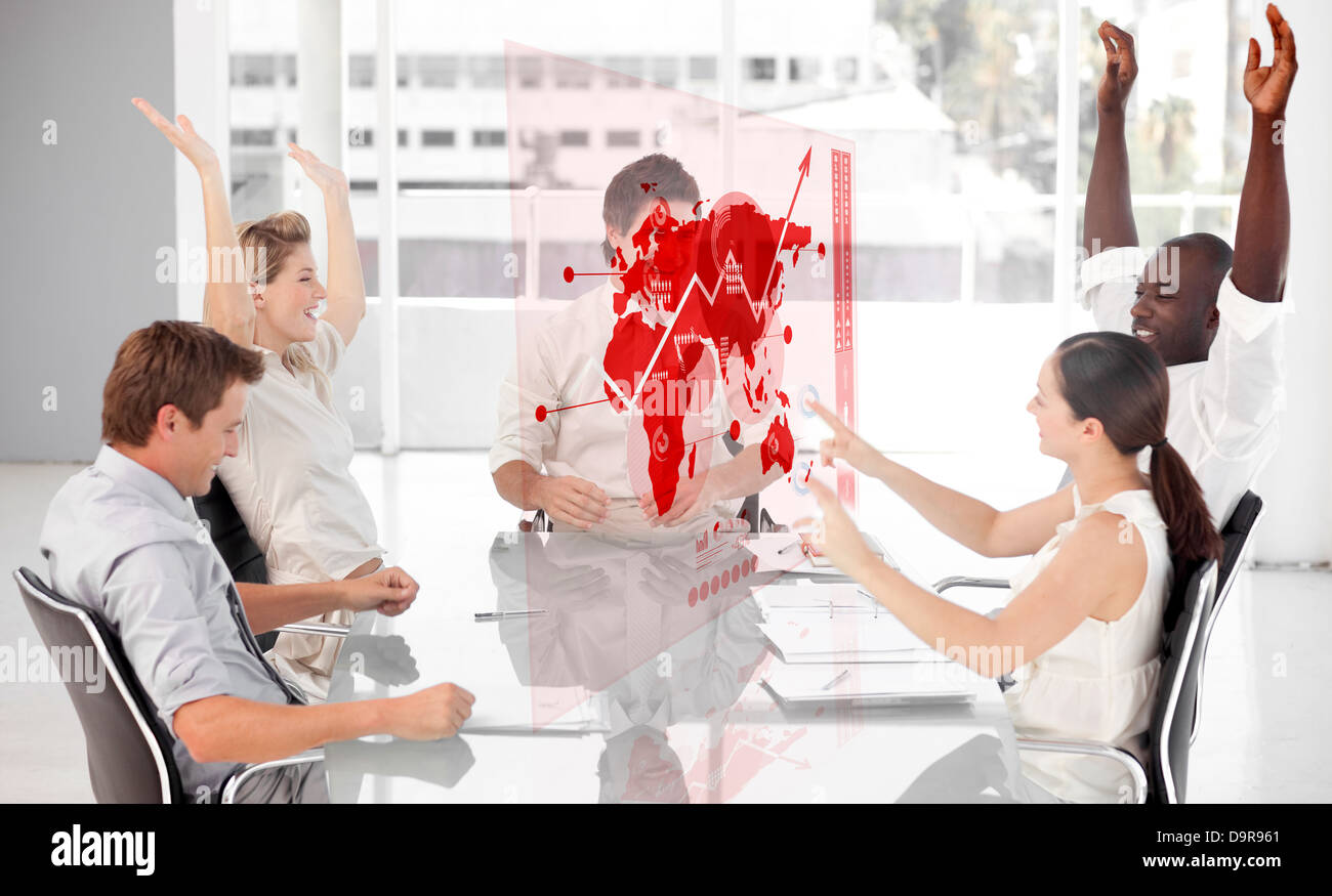 Les travailleurs des entreprises gaies à l'aide d'interface rouge Banque D'Images Les travailleurs des entreprises gaies à l'aide d'interface rouge Banque D'Images