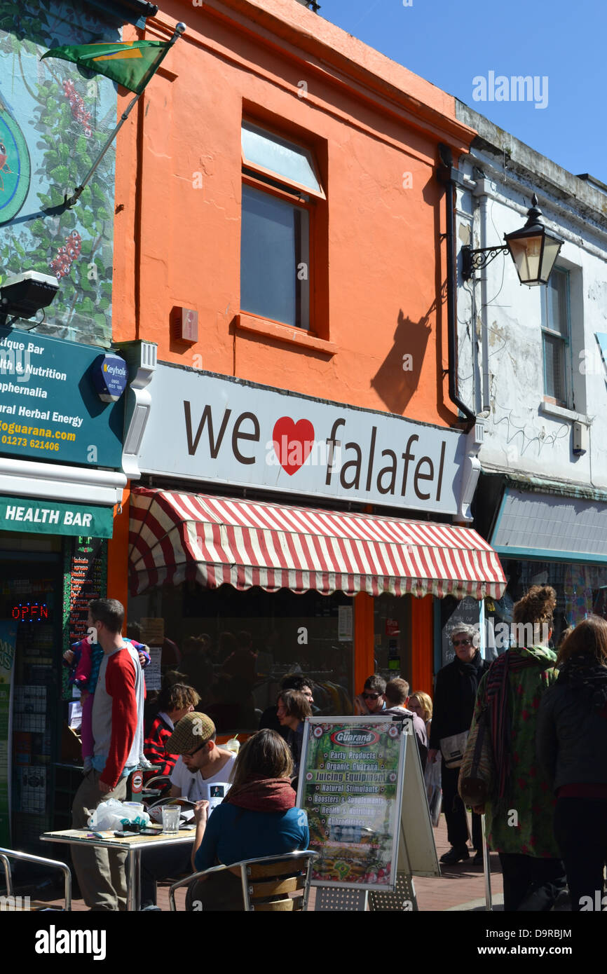 Falafel coffee shop dans les Lanes, Brighton, Sussex, Angleterre. Banque D'Images