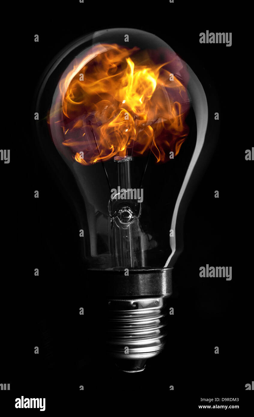 Flame inside Light bulb Banque D'Images Flame inside Light bulb Banque D'Images