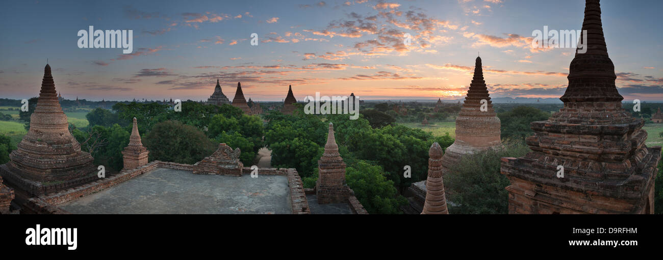 Les Temples de Bagan à l'aube, le Myanmar (Birmanie) Banque D'Images