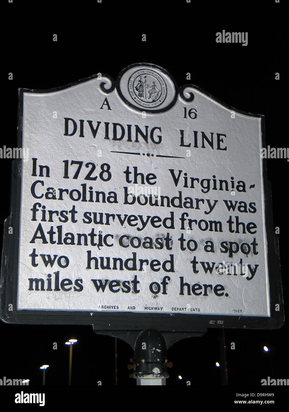 Ligne de démarcation en 1728 le Virginia-Carolina est arpenté pour la première fois aux limites de la côte atlantique à un endroit deux cent vingt milles à l'ouest d'ici. Archives et les ministères de l'Autoroute, 1967 Banque D'Images