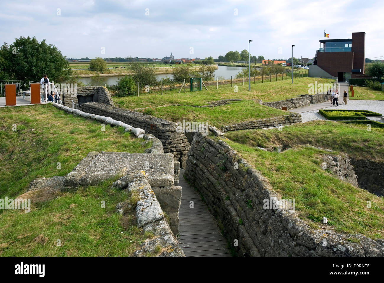 La WW1 tranchée de la mort / Dodengang le long de la rivière de l'Yser ...