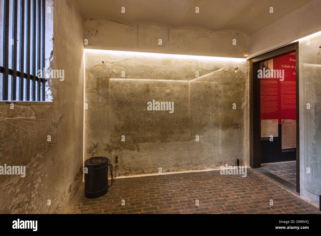 Mur de la première guerre mondiale première guerre mondiale les inscriptions de l'un des soldats condamnés à mort de cellule à l'hôtel de ville de Poperinge, Flandre occidentale, Belgique Banque D'Images