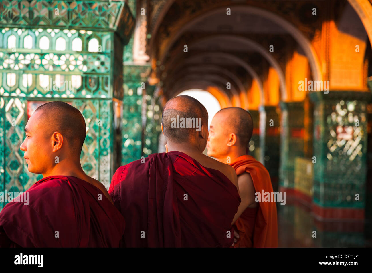 Moines, Mandalay Hill, le Myanmar (Birmanie) Banque D'Images